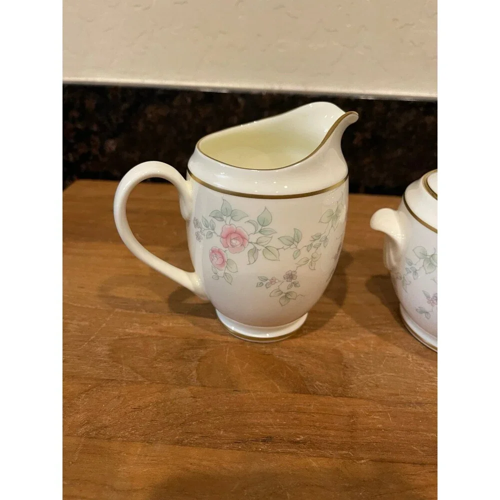 PFALTZGRAFF AMERICAN BONE CHINA Rosemont cream and sugar